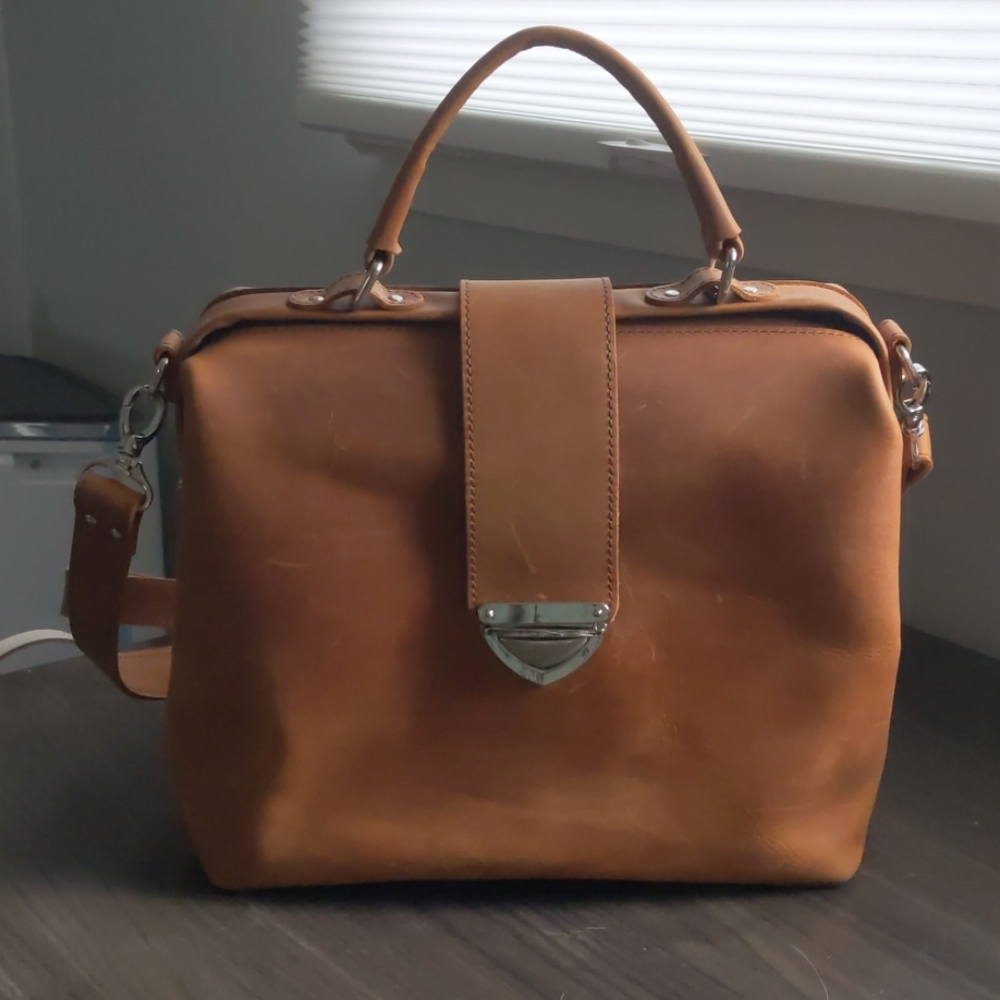 Handmade caramel leather doctor bag